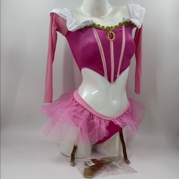 Pink Princess Costume with Gold Crown - Picture 5 of 11